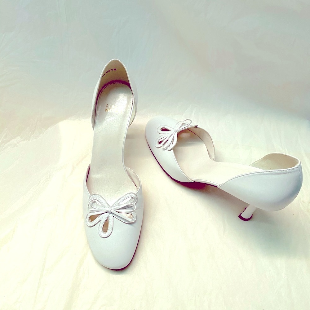 Stuart Weitzman White Heels with Bow Detail